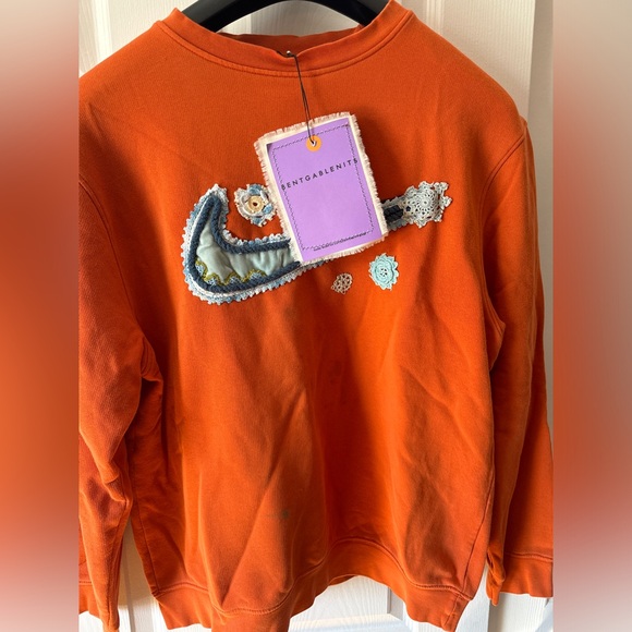Bentgablenits/nike sweater in medium with tags - Picture 2 of 2